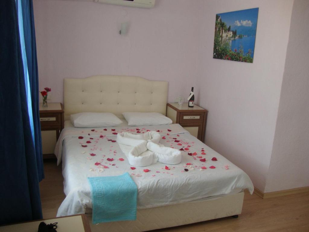 Mavi Akvaryum Pension Hotel Sogut  Ngoại thất bức ảnh